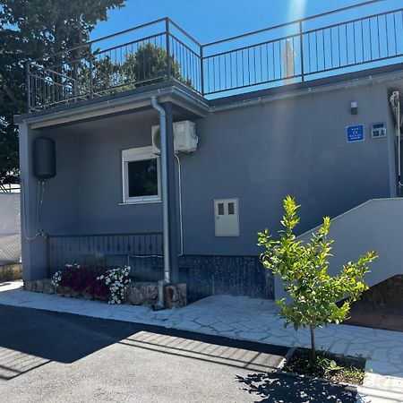 Holiday House Lara Starigrad Paklenica Eksteriør bilde