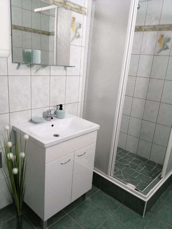 Holiday House Lara Starigrad Paklenica Eksteriør bilde
