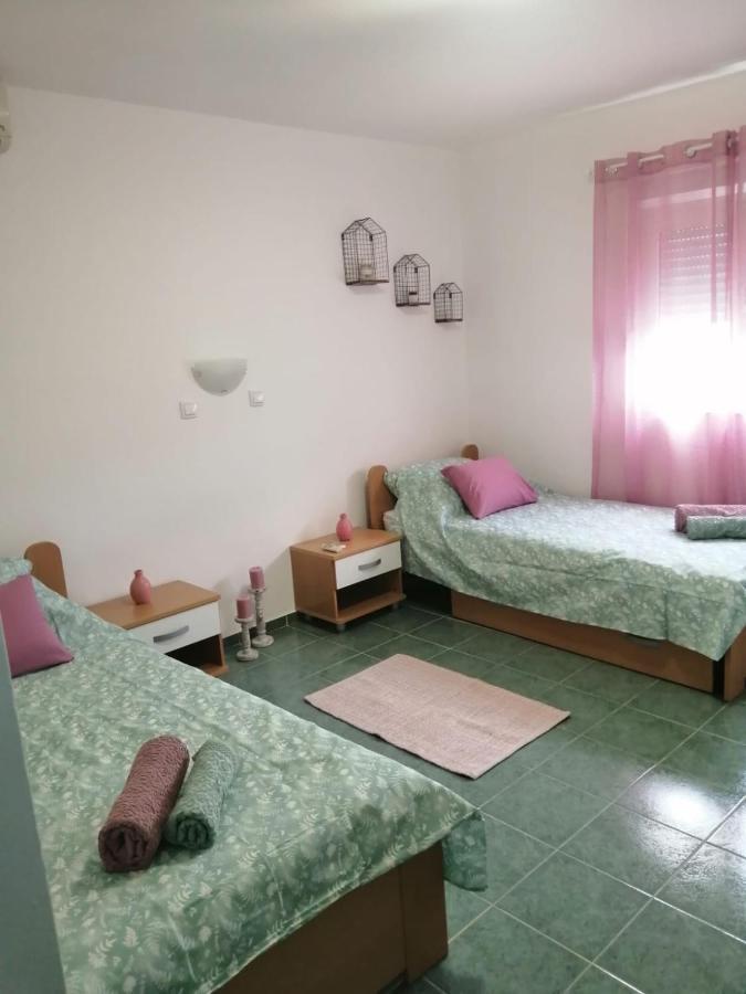 Holiday House Lara Starigrad Paklenica Eksteriør bilde