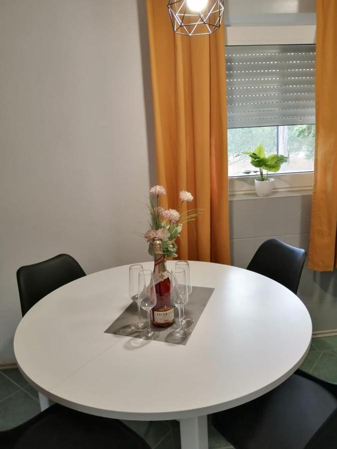 Holiday House Lara Starigrad Paklenica Eksteriør bilde
