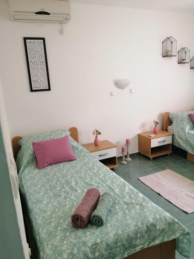 Holiday House Lara Starigrad Paklenica Eksteriør bilde
